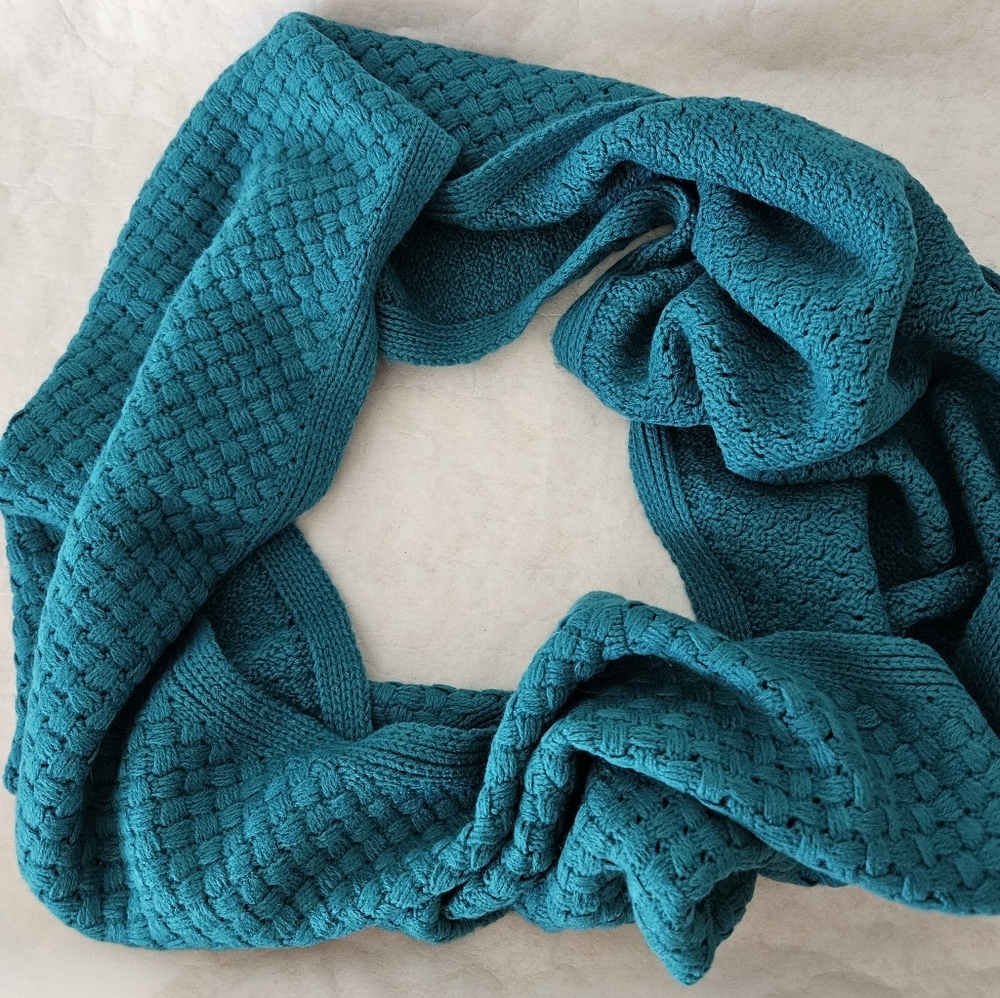 Isaac Mizrahi Teal Infinity Basketweave Scarf